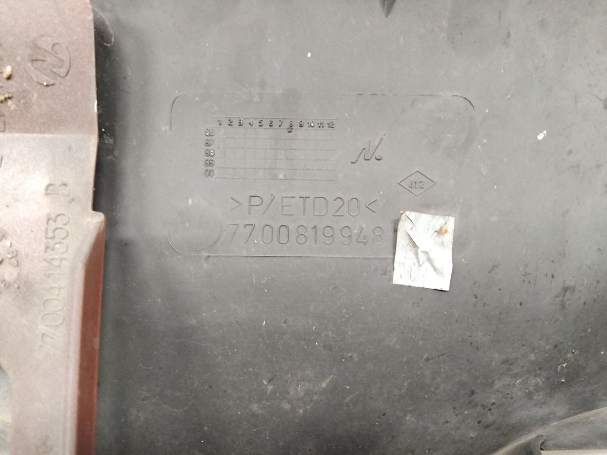 Renault Laguna 1 original K&uuml;hlergrill mit Grillblende BJ1997 rot