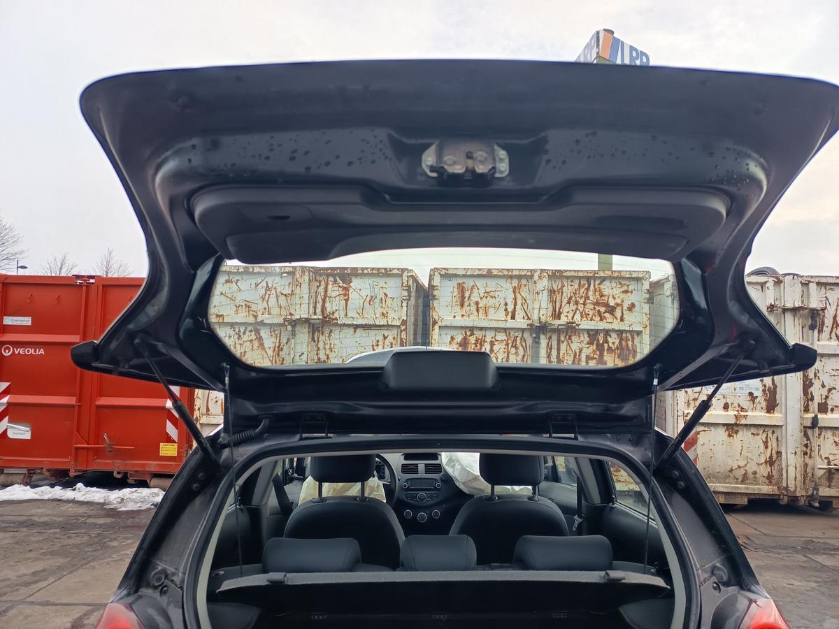 Chevrolet Spark M300 original Heckklappe mit Scheibe schwarz Bj 2013