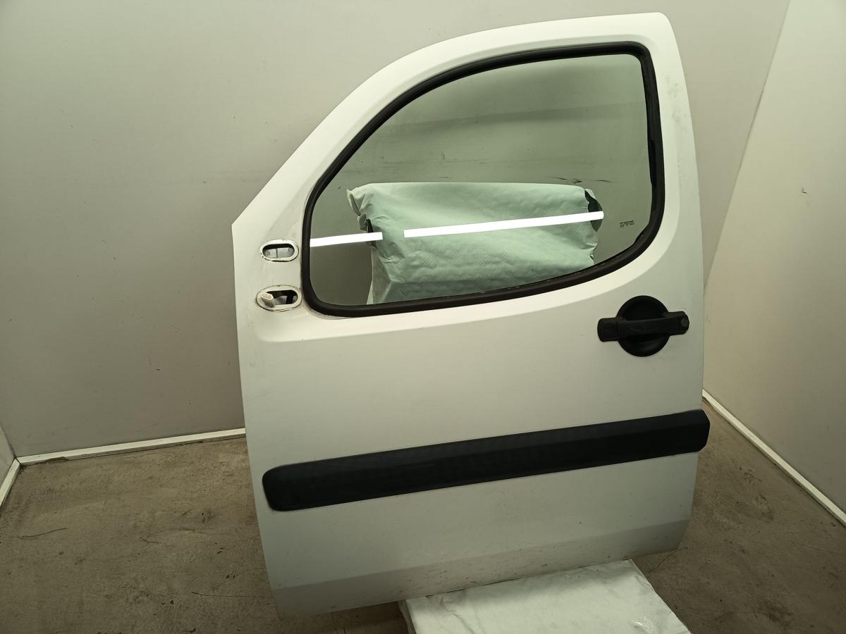 Fiat Doblo 223 original T&uuml;r vorne links wei&szlig; Baujahr 2009