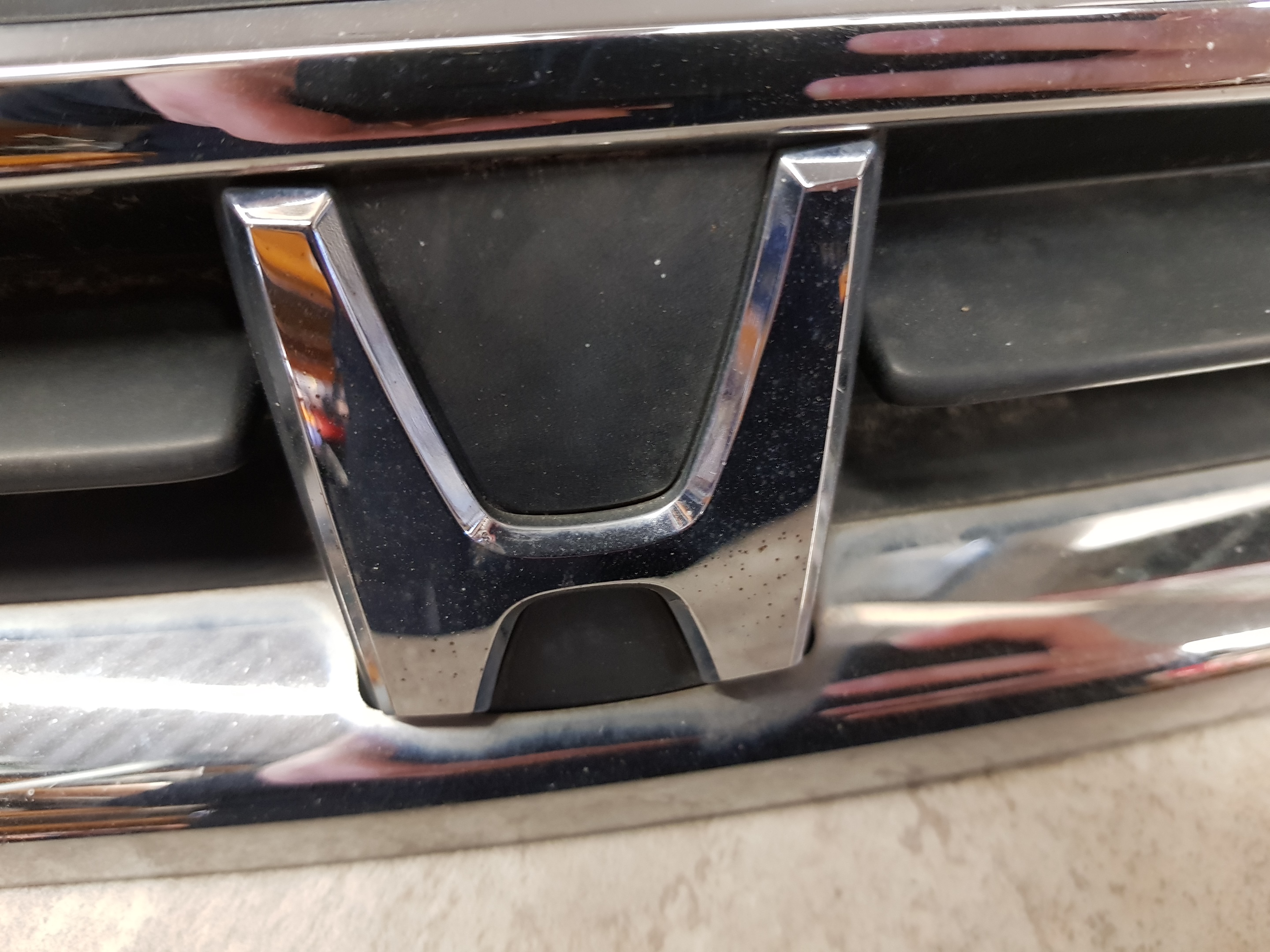 Honda Logo 96-01 Kühlergrill Grill Frontgrill 71121S50G0