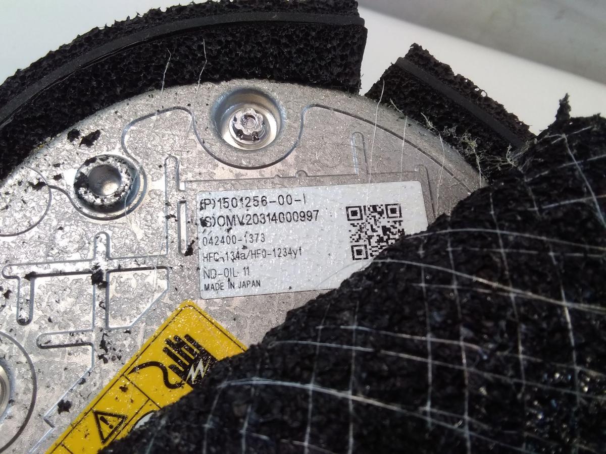 Tesla Model 3 original Klimakompressor 1501256-00-I BJ2021