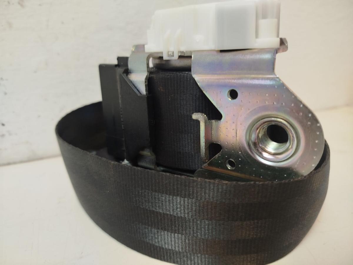 VW Passat 3C B7 Variant Sicherheitsgurt vorn rechts Anschnallgurt Gurtstraffer