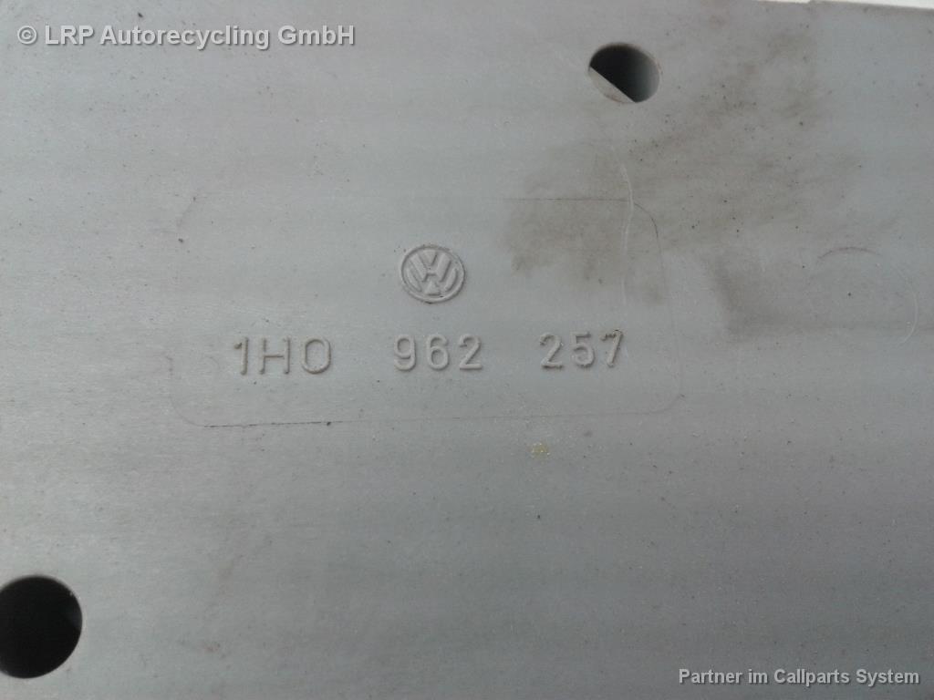 VW Passat Variant Typ 35i BJ 1993 ZV-Pumpe Hella / 1H0962257