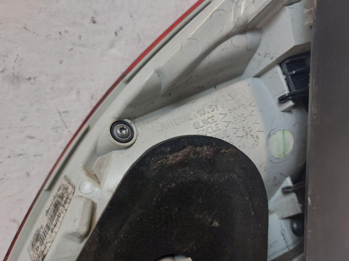 Peugeot 2008 I CU R&uuml;ckleuchte innen links Innenteil Heckklappe bis 2016