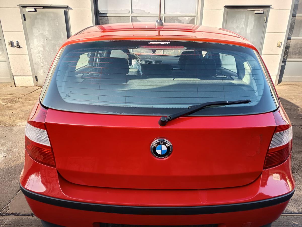BMW E87 original Heckklappe mit Scheibe 438 Japanrot Bj 2005