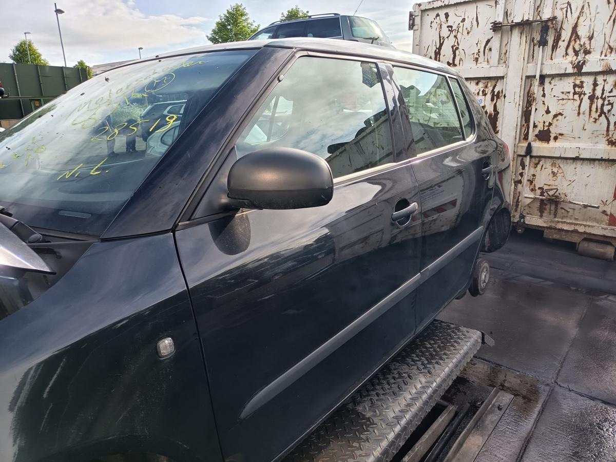 Skoda Fabia II 5J original Tür vorn links Fahrer F9R Black Magic Bj 2012
