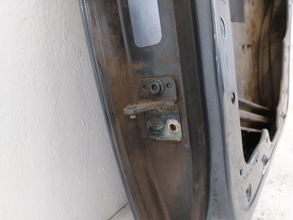 VW Touran 1T 1T1 T&uuml;r hinten rechts Fodt&uuml;r im Rohbau Dellen LD7X grau