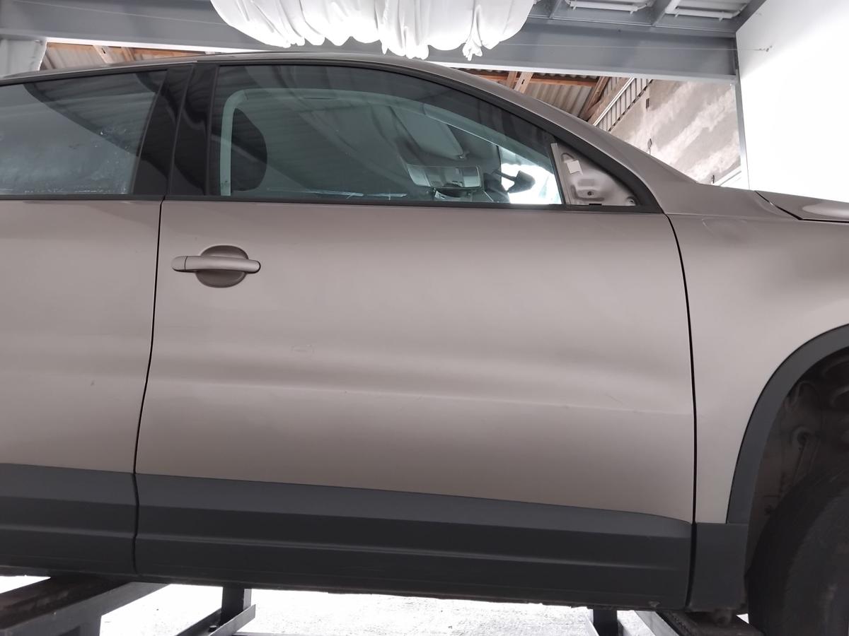 VW Tiguan 5N2 T&uuml;r vorn rechts Beifahrert&uuml;r titaniumbeigemetallic LA1X BJ2012