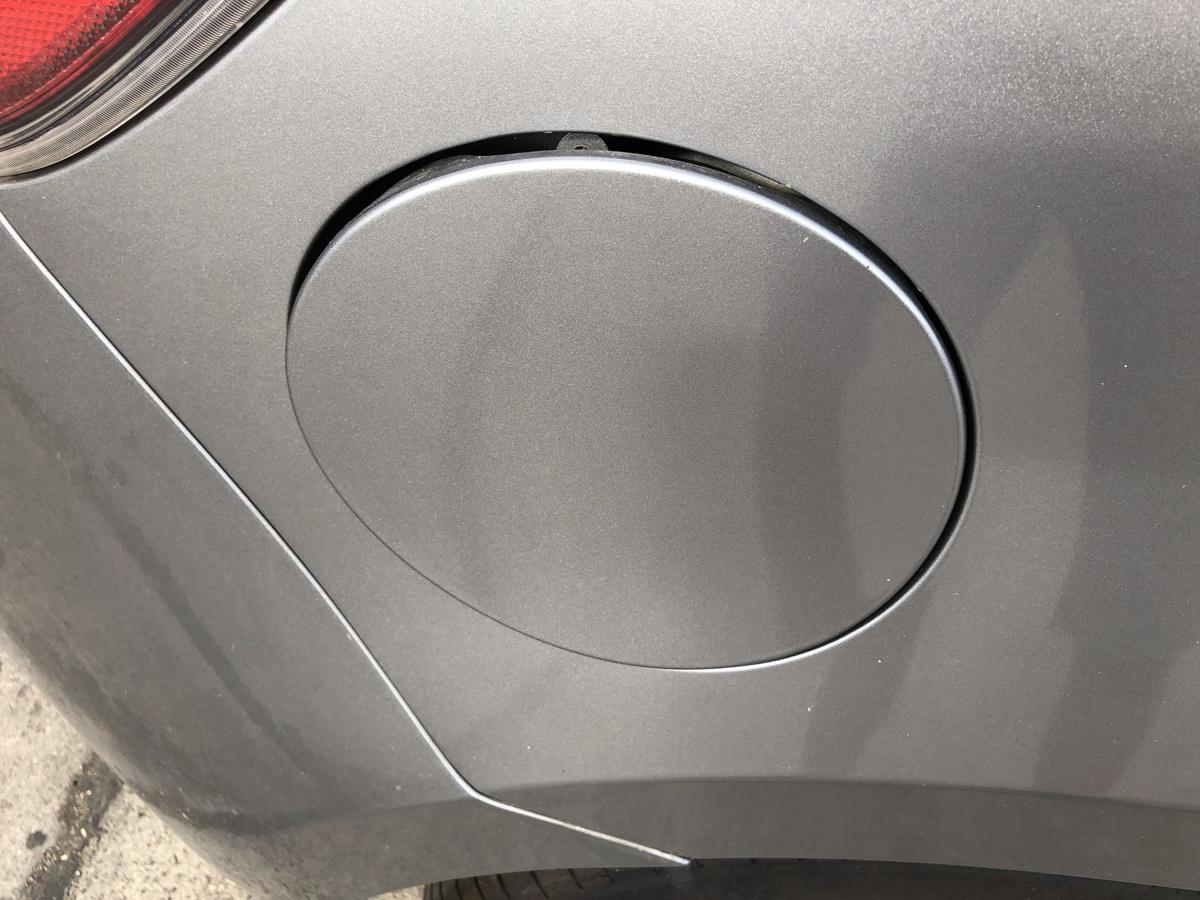 Mazda 3 Typ BL Tankklappe Tankdeckel Tankverschluss 38P Liquid Silver Met