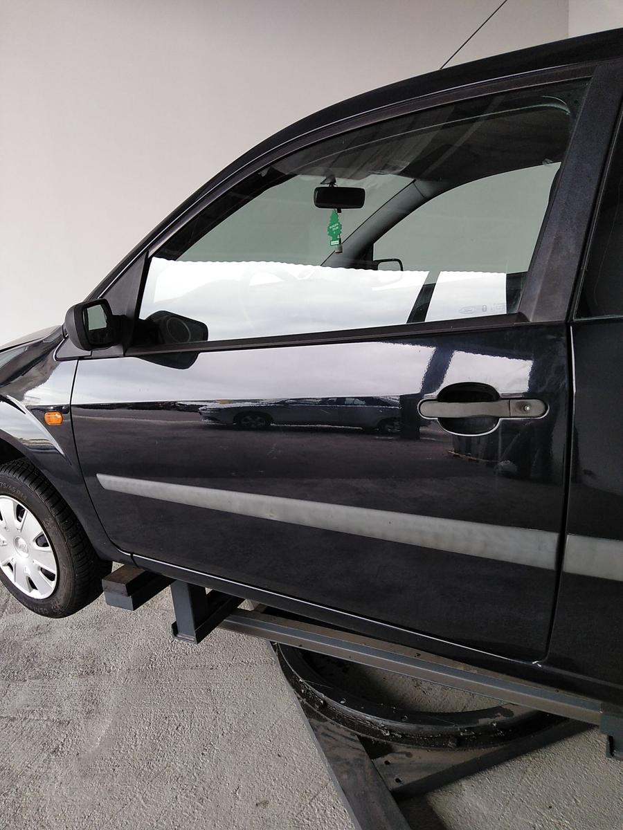 Ford Fiesta JD T&uuml;r vorn links Fahrert&uuml;r 3-T&uuml;rer dunkelblau uni Bj.2006