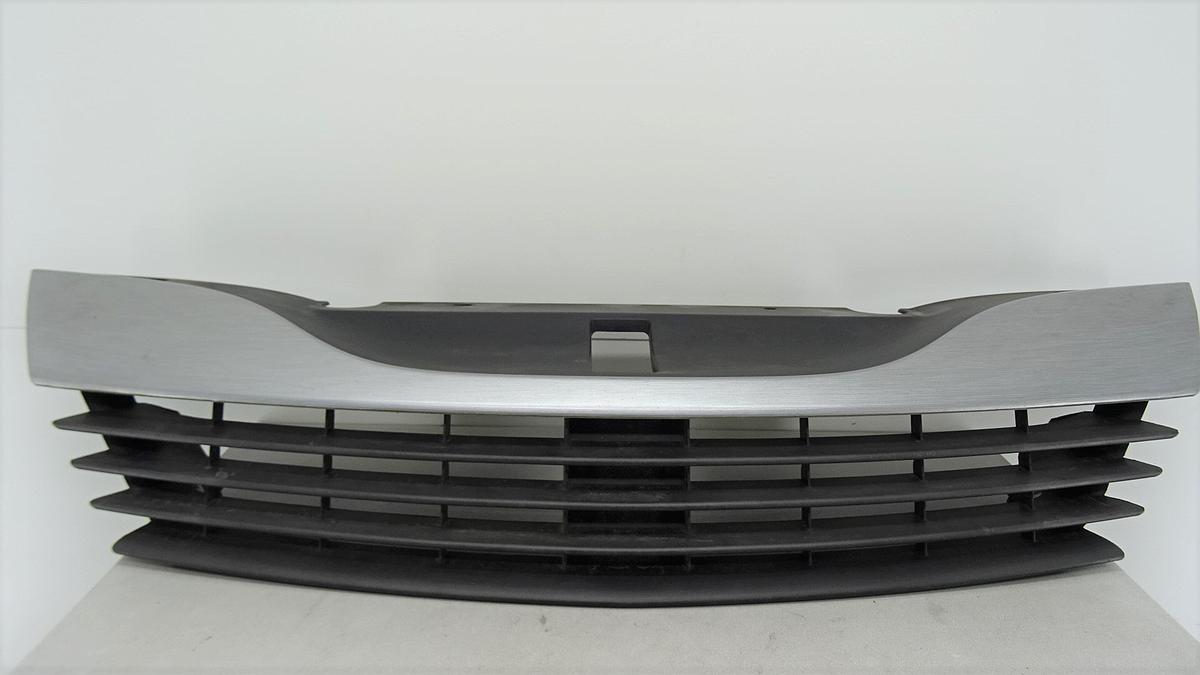 Renault Laguna II Bj2003 Kühlergrill in silber 8200390126 Modell bis 2005