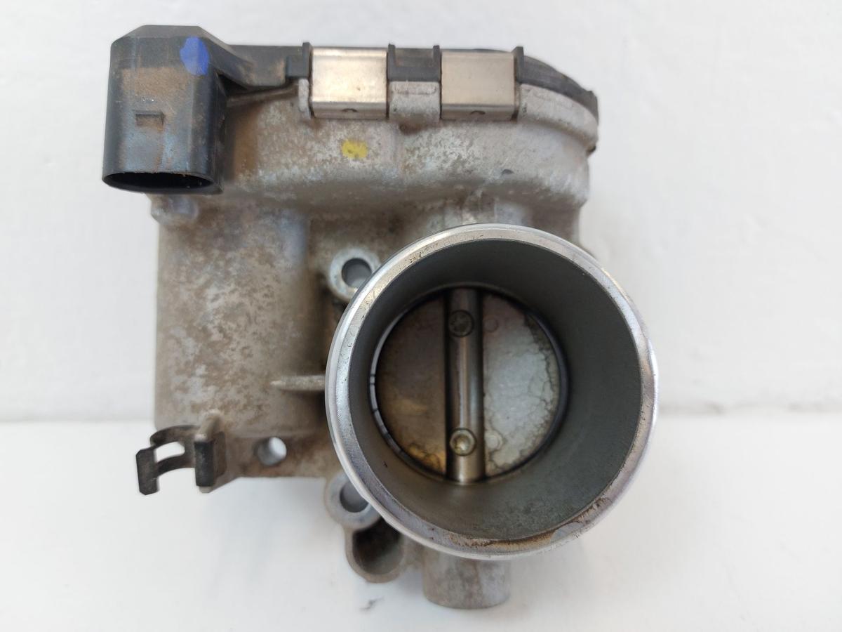 Ford Fiesta JA8 Drosselklappe Drosselklappenstutzen 1.25 44kw Bosch OEM