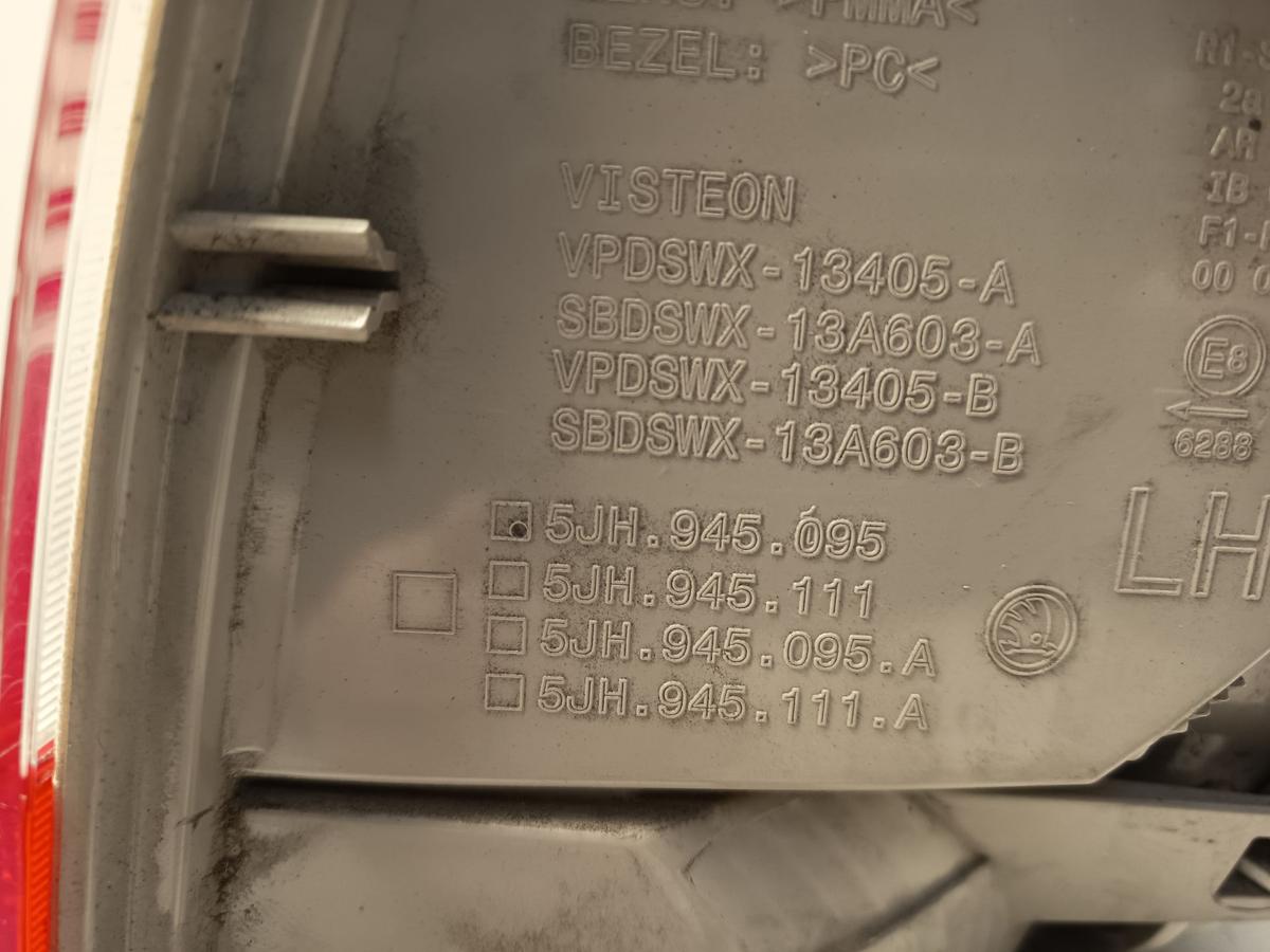 Skoda Rapid NH Flie&szlig;heck R&uuml;ckleuchte links Heck Schluss Licht 5JH945095 Bj 2015