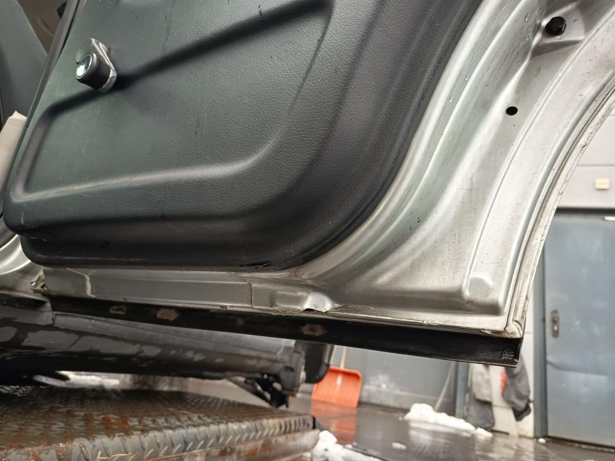 Audi A4 B5 original T&uuml;r hinten rechts Fond Y7M Alusilber Baujahr 1996