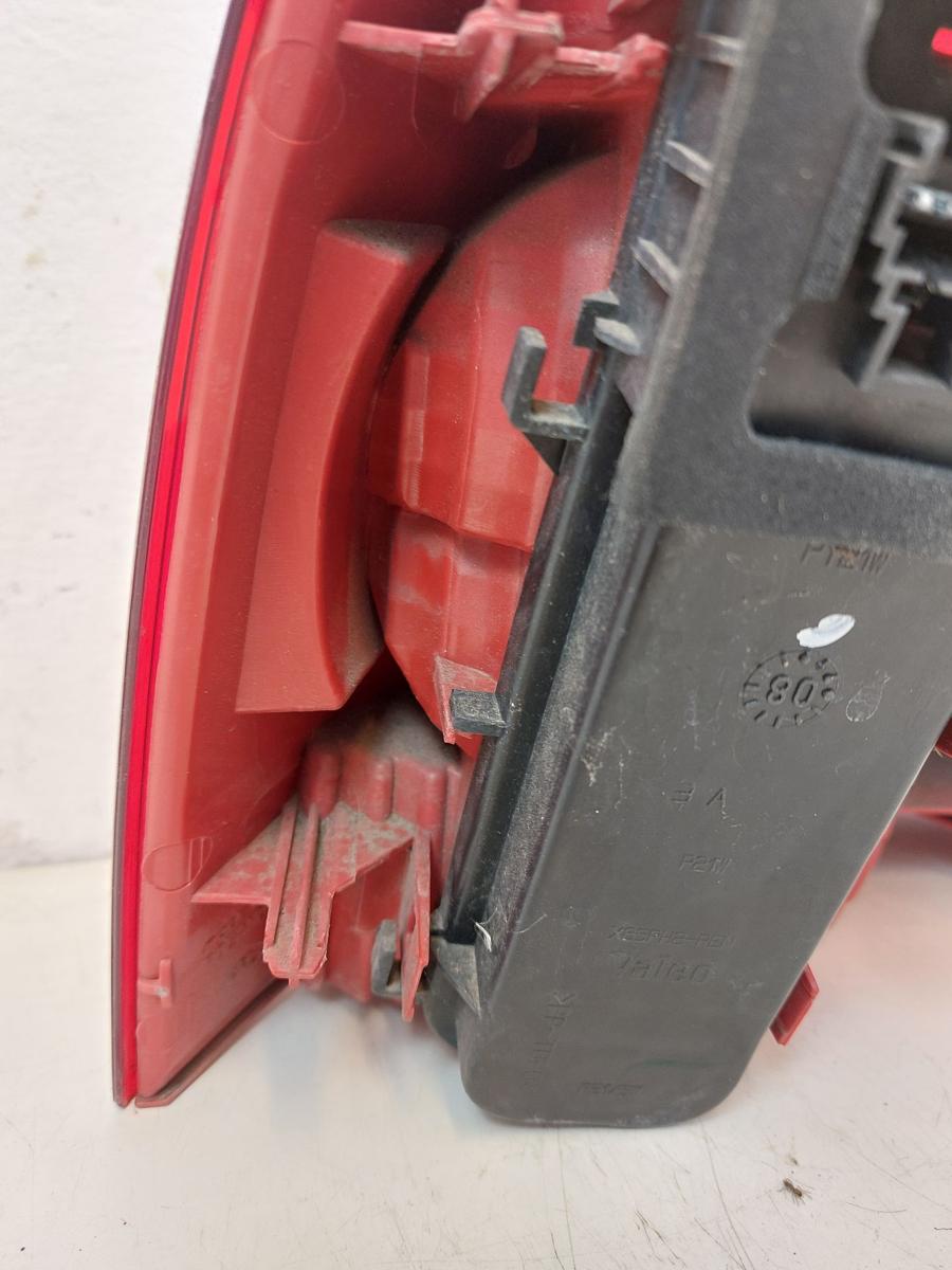 Renault Clio II 2 R&uuml;ckleuchte rechts R&uuml;cklicht inklusive Lampentr&auml;ger ab 2001