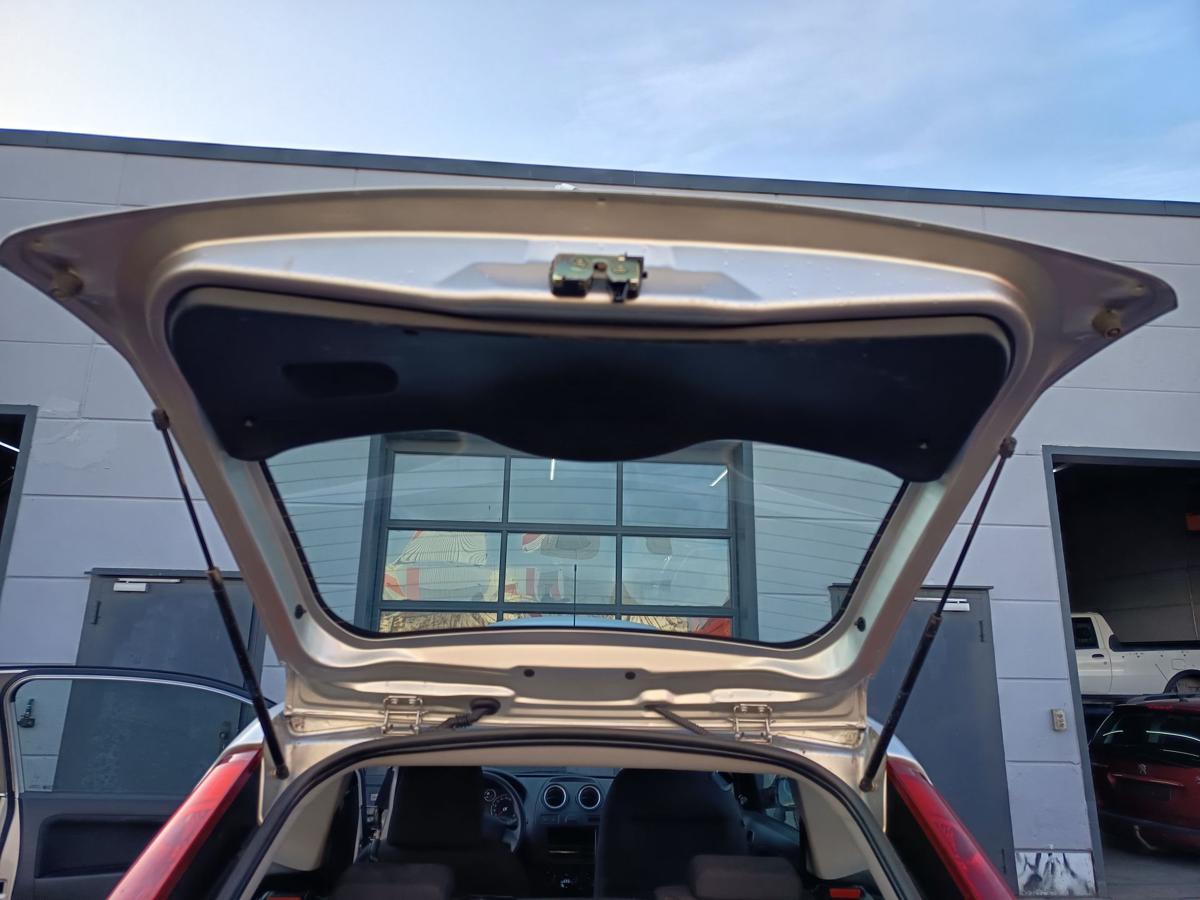 Ford Fiesta VI 3t&uuml;rer original Heckklappe mit Scheibe Polarsilber Bj 2006