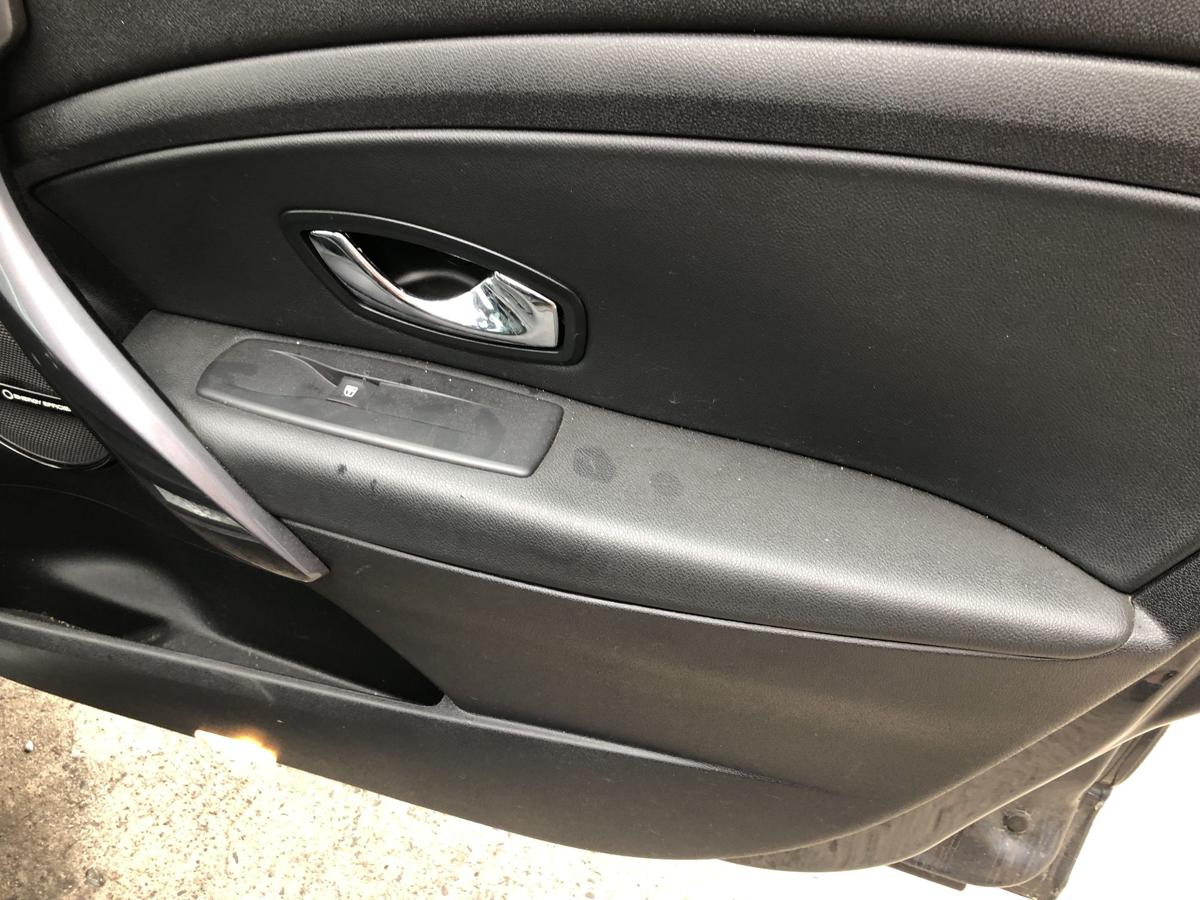 Renault Megane 3 III GT Grandtour Türverkleidung vorn rechts Türpappe Bose OEM