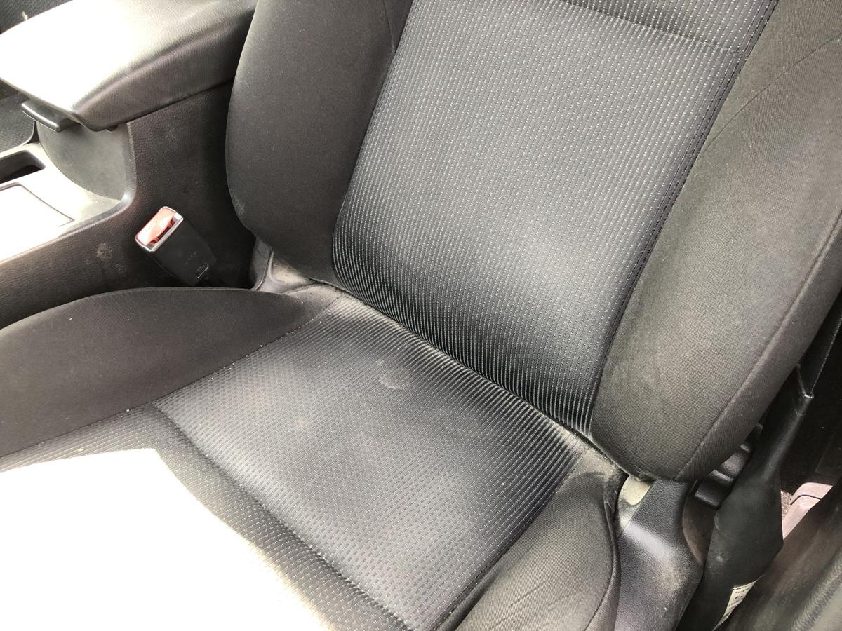 Mazda 3 Typ BL Sitz vorn links Fahrersitz Stoff mit Heizung Autositz
