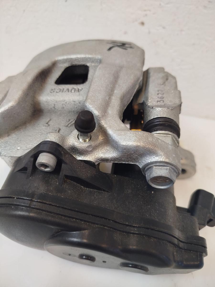 Mitsubishi Eclipse Cross GK0 ab21 Bremssattel hinten links Sattel elektrisch