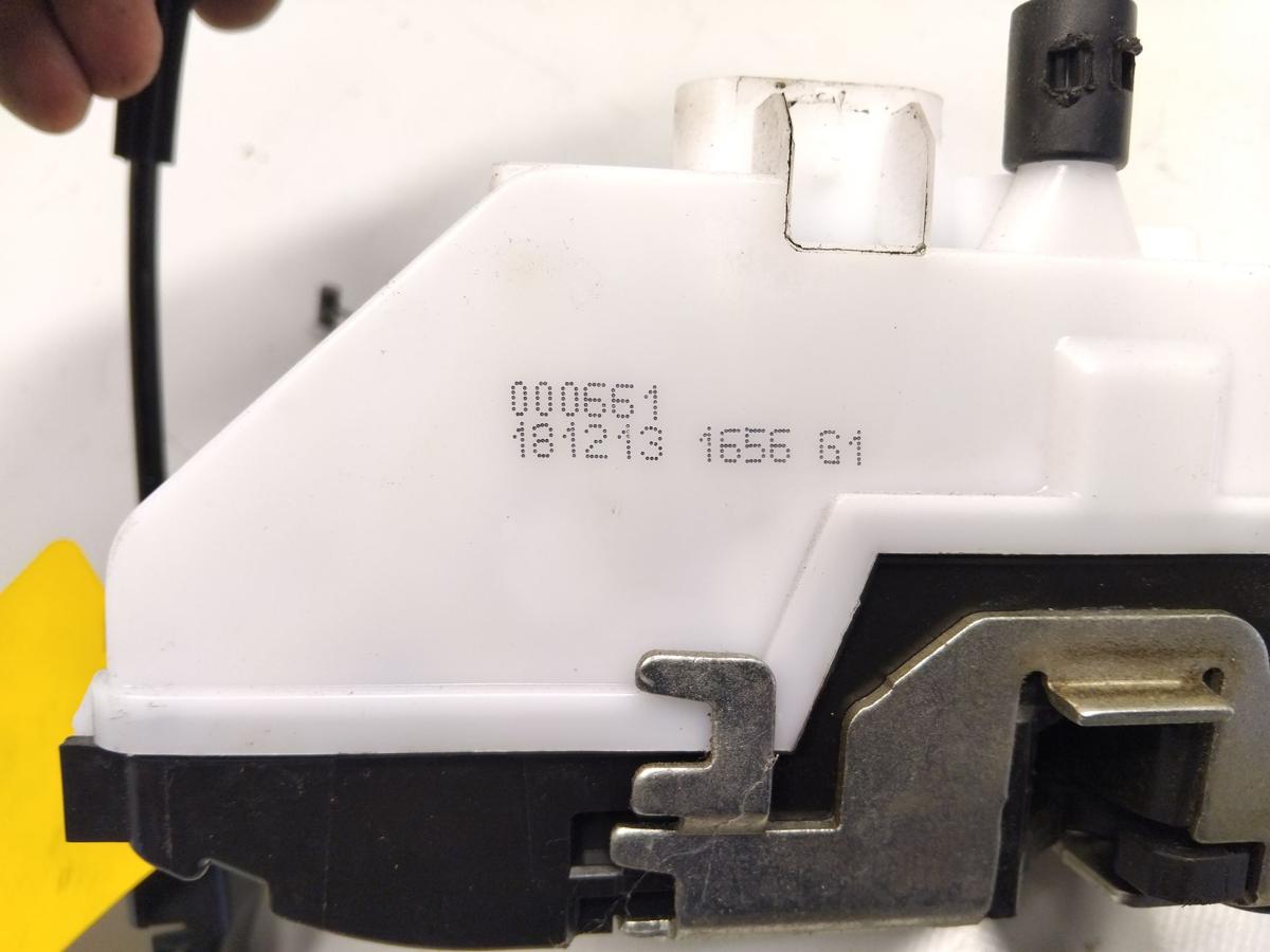 Peugeot 308 I original T&uuml;rschlo&szlig; vorn links mit Zentralverriegelung Bj.2012