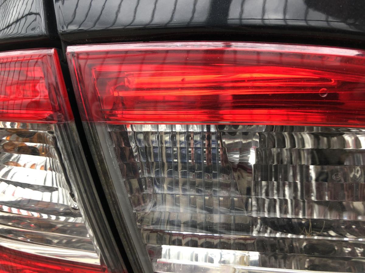 Mercedes E Klasse 211 Mopf R&uuml;ckleuchte innen links Heckklappe Innenteil ab 06