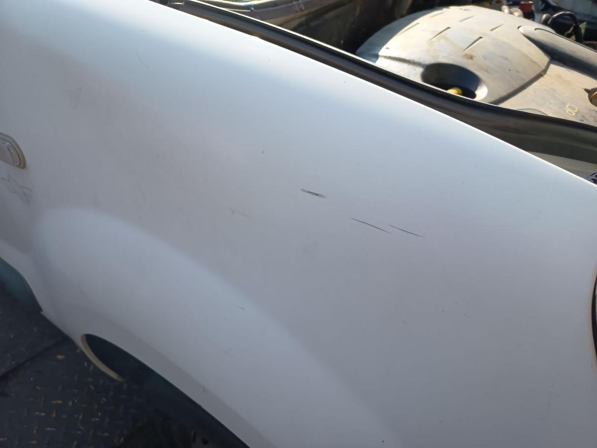 Renault Kangoo KC original Kotfl&uuml;gel rechts Seitenteil 389 Gletscherwei&szlig; Bj 2008