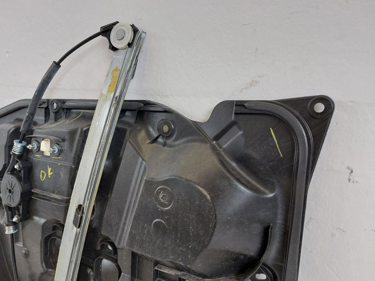 Mazda 2 Typ DJ Fensterheber vorn links Motor und Mechanik auf Grundplatte
