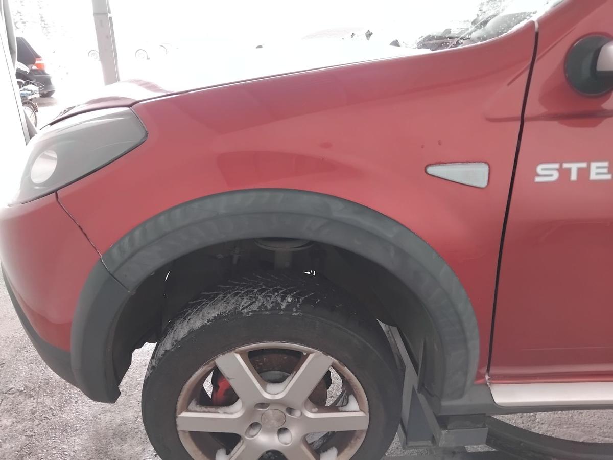 Dacia Sandero 1 Stepway original Kotfl&uuml;gel vorn links BJ2010 TEB76-Rouge de Feu