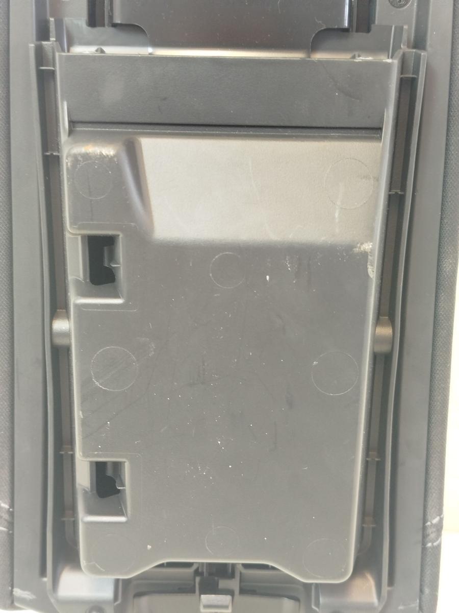 Nissan Qashqai J11 Deckel Mittelarmlehne vorn Armlehne Stoff OEM