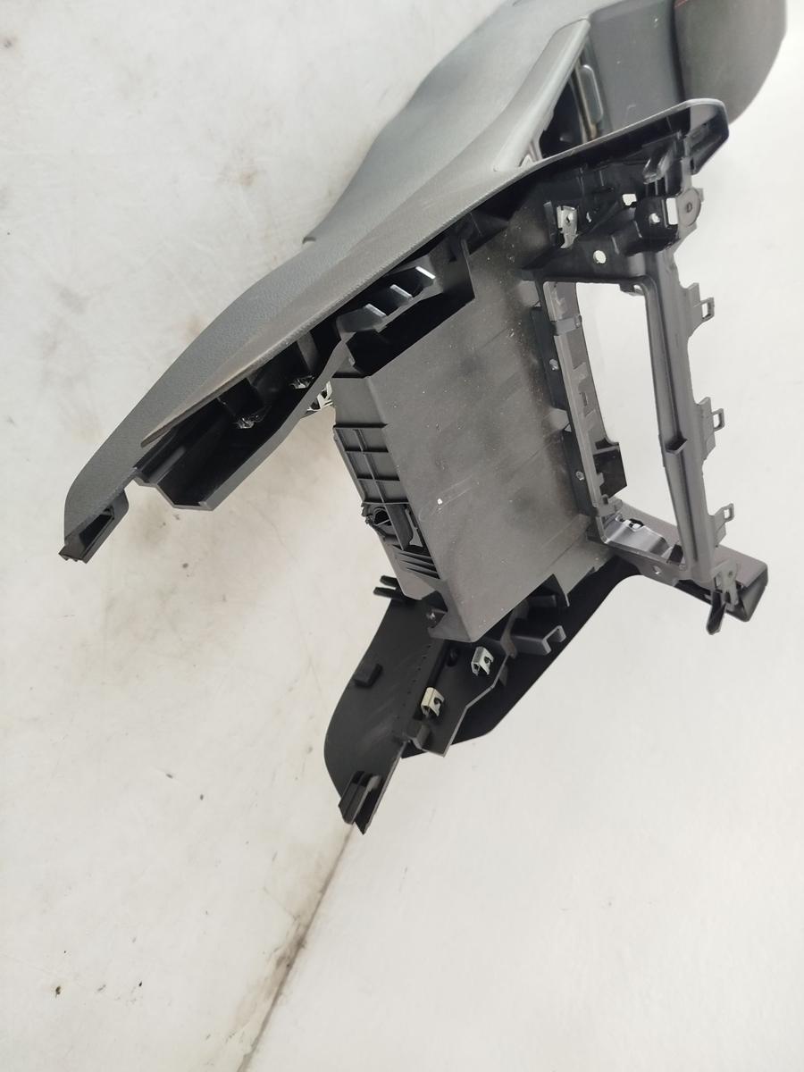 VW Golf 7 VII 5G AU Variant Mittelarmlehne vorn Tunnel Schaltkulisse Verkleidung