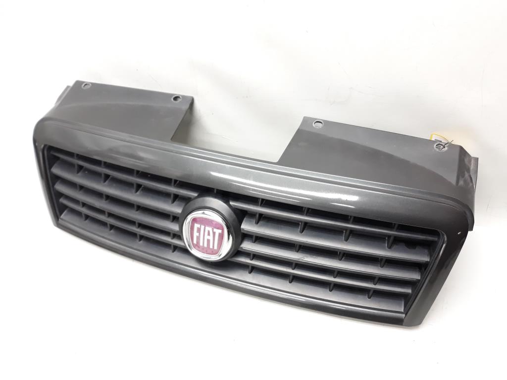 Fiat Doblo Typ 223 BJ2009 original grill Kühlergrill Modell ab 2005