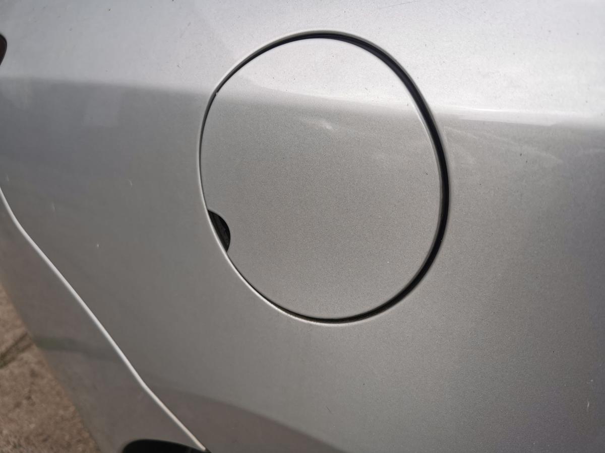 Renault Megane III Z Kombi Tankklappe Tankdeckel Tankverschluss TED69 GREY