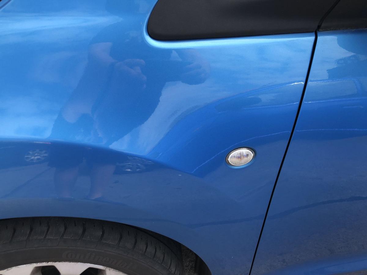 Ford KA RU8 Kotflügel vorn links Fahrerseite Dive Blau