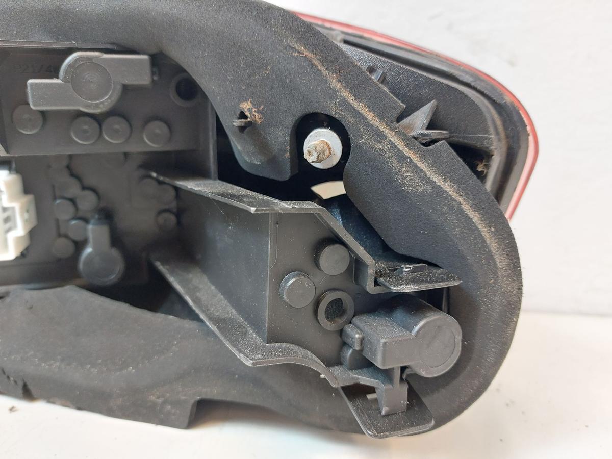 Peugeot 407 6D 6E R&uuml;ckleuchte links Limo R&uuml;cklicht R&uuml;ckscheinwerfer Depo