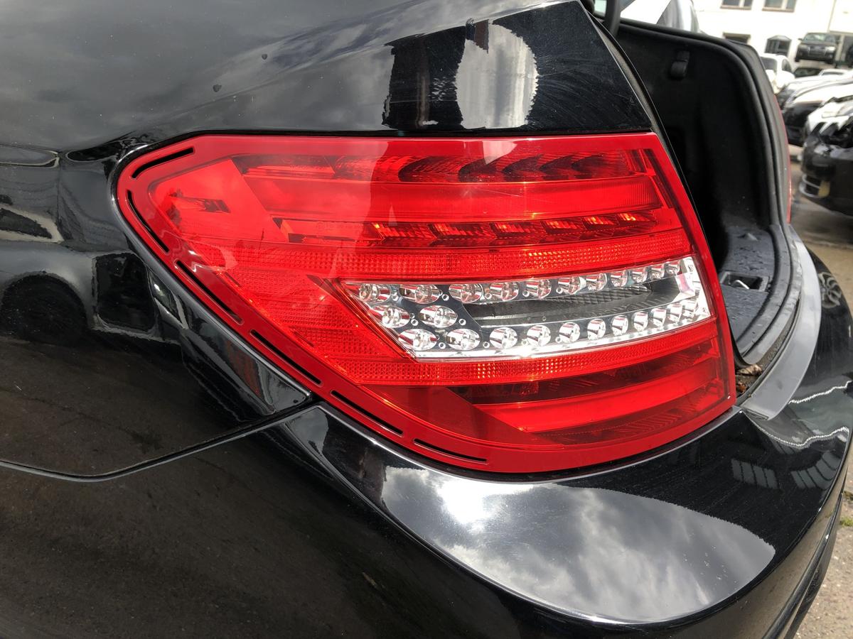 Mercedes C-Klasse W204 Mopf R&uuml;ckleuchte links R&uuml;cklicht Heckleuchte LED Limo