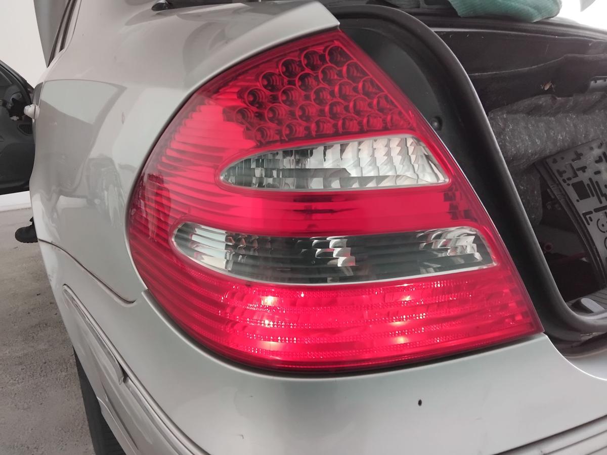 Mercedes E-Klasse W211 orig R&uuml;ckleuchte Heckleuchte links LED BJ2004 Limousine