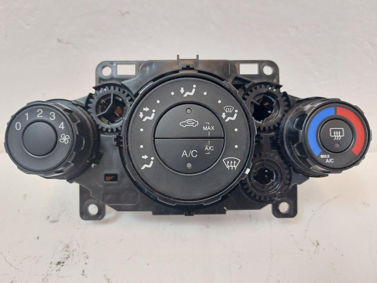 Ford Fiesta JA8 Heizungsbedienung Klimabedienung Klima manuell Klimabedienteil