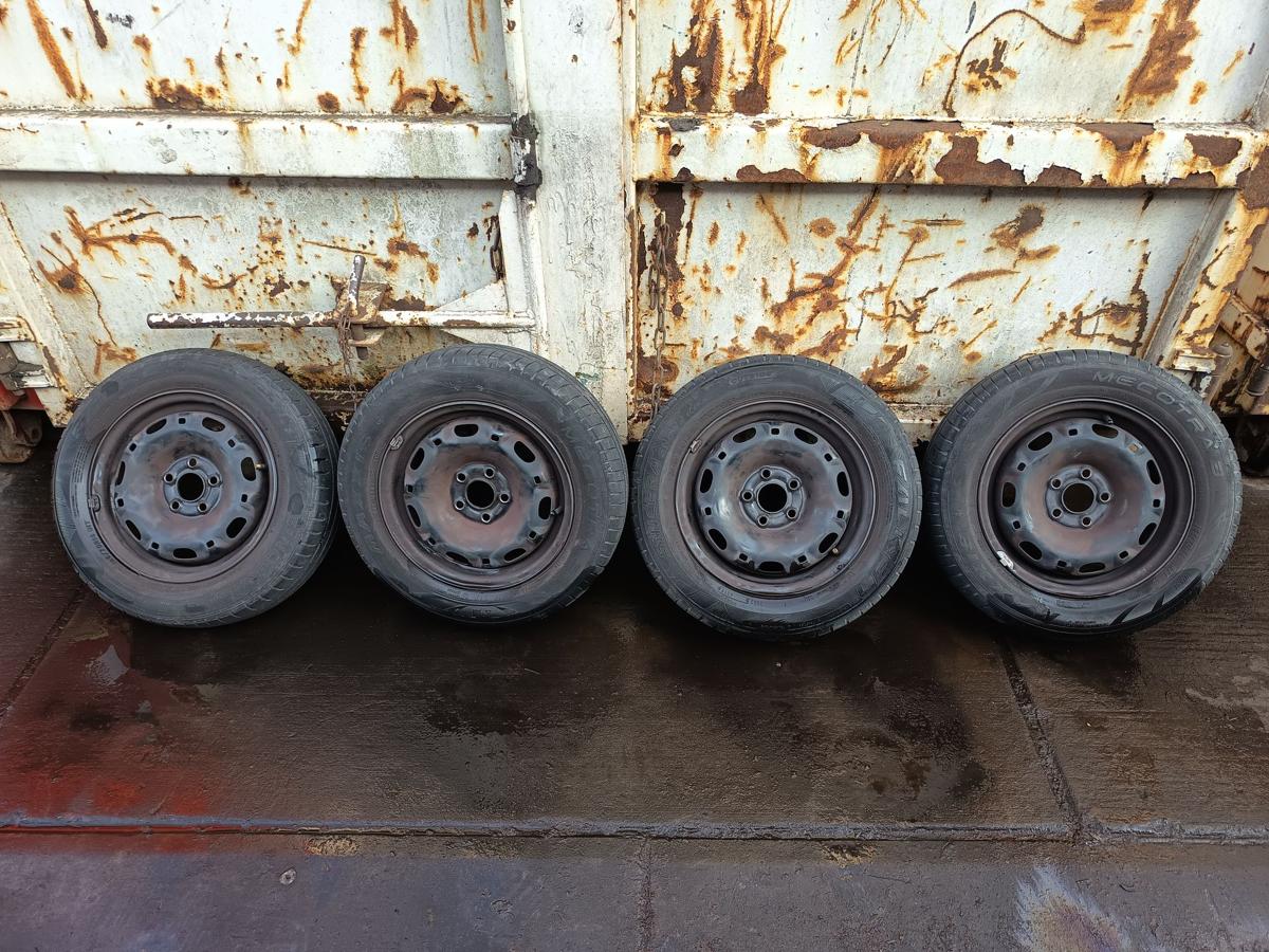 Skoda Fabia 6Y original Satz Stahlfelgen 5x14 ET35 OHNE Reifen Bj 2007