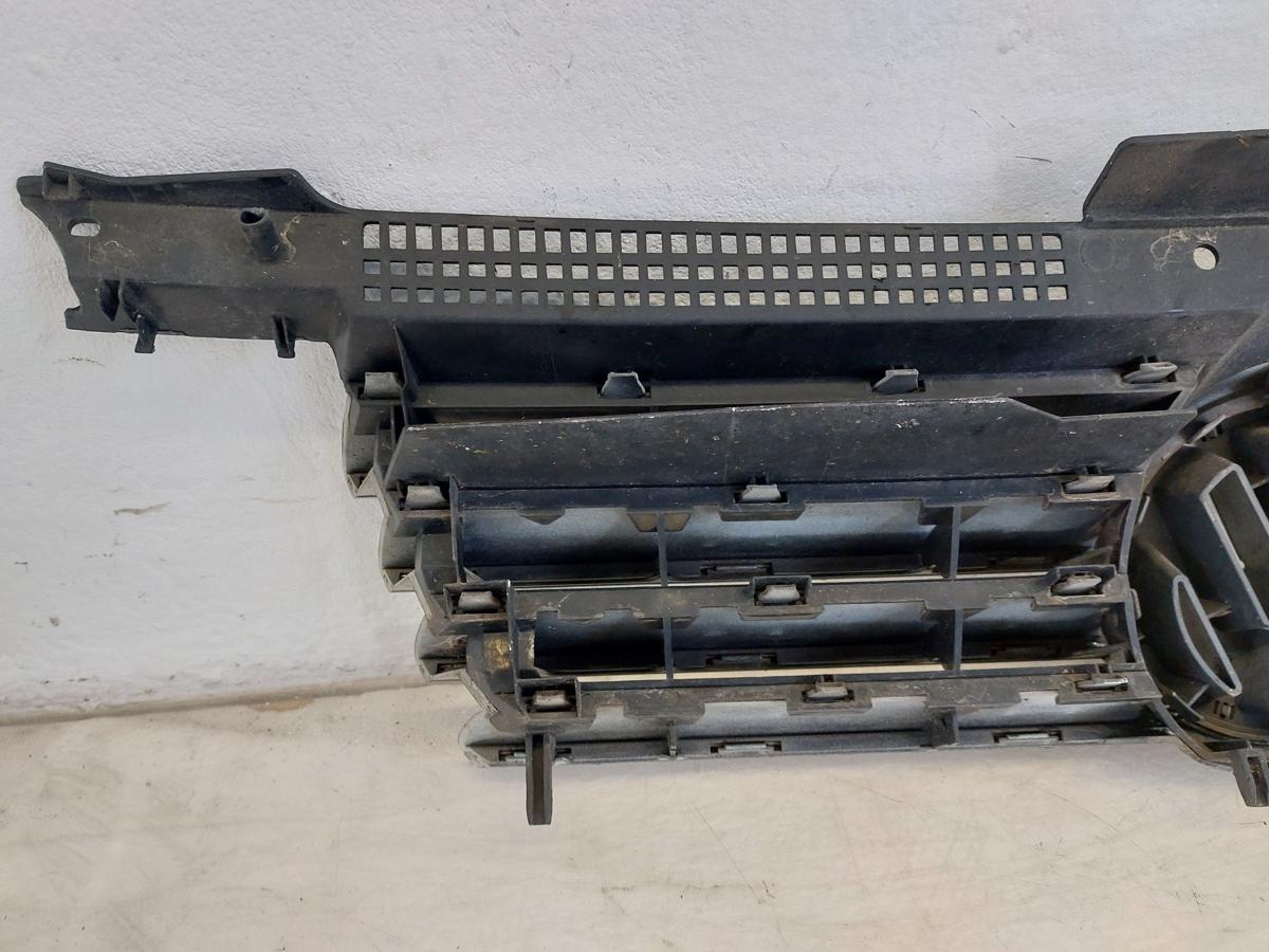 VW Bora 1J K&uuml;hlergrill Grill Frontgrill mit Logo LA7W Reflexsilber Metallic