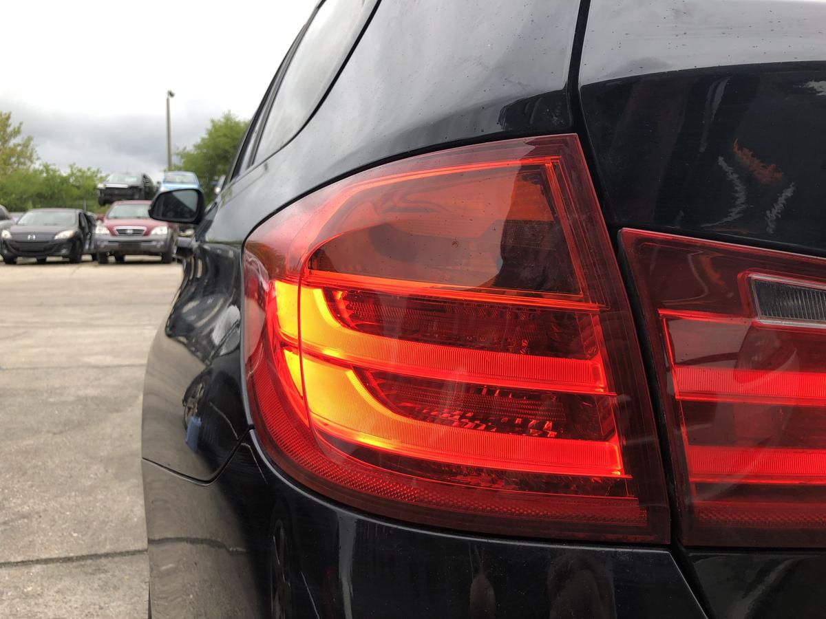BMW 3er F31 Sportline R&uuml;ckleuchte au&szlig;en links Ecke LED Touring Heckleuchte