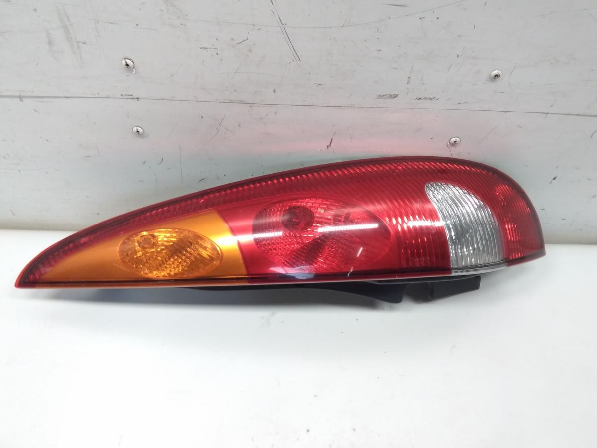 Nissan Almera Tino original Rückleuchte Heckleuchte rechts Bj.2003