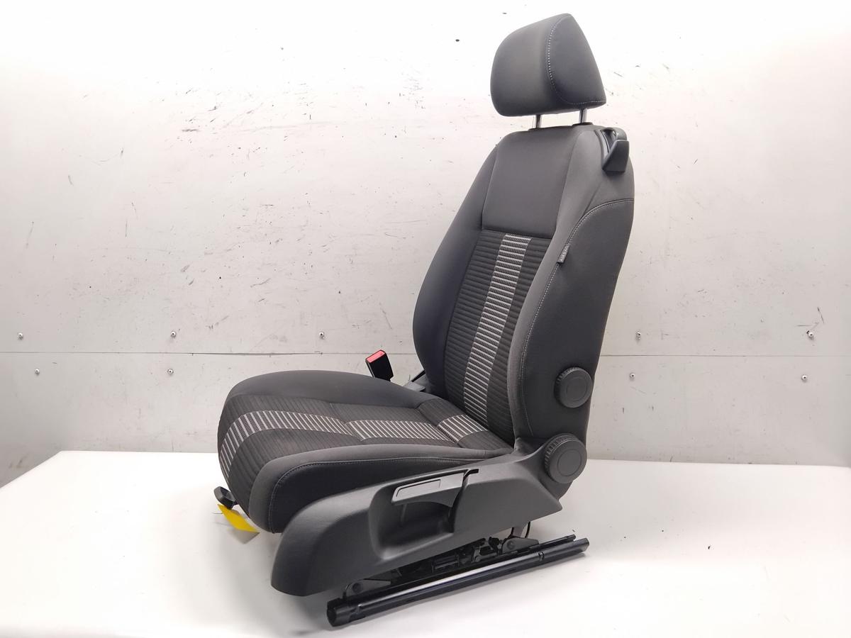 VW Golf 5 1K Sitz vorn links Fahrersitz 3 t&uuml;rig Stoff beheizt BJ2008