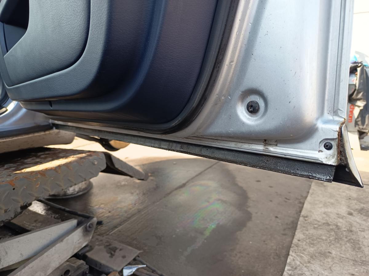 Audi A4 B6 original T&uuml;r vorn rechts Beifahrer Y7W Lichtsilber Bj 2003