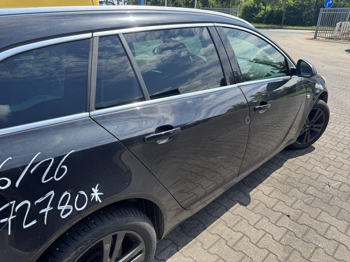 Opel Insignia A original T&uuml;r hinten rechts GAR Graphitschwarz Kombi Rohbau Bj.2011