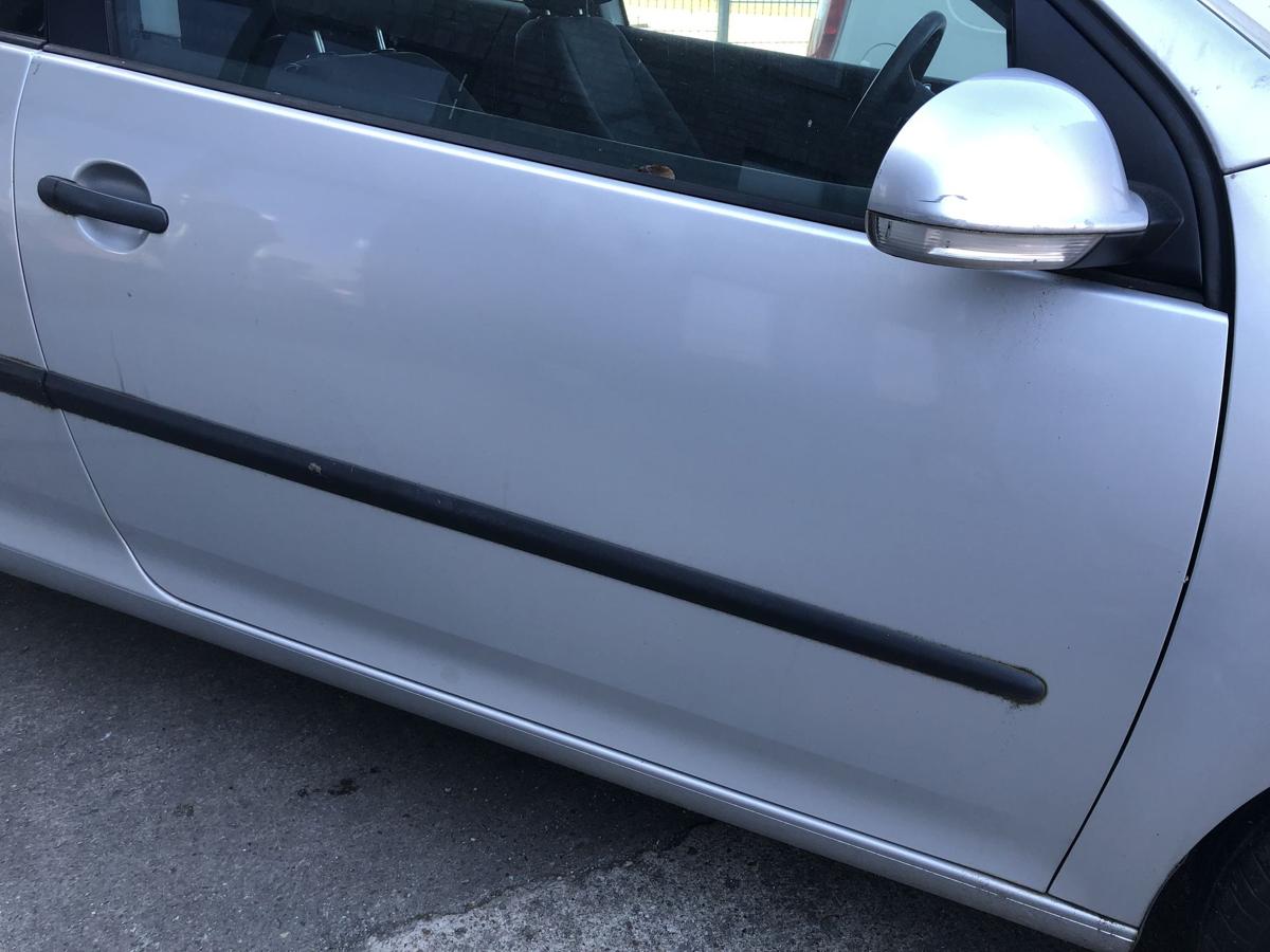 VW Golf 5 V 1K T&uuml;r vorn rechts Beifahrert&uuml;r nur f&uuml;r 3 t&uuml;rer LA7W Reflexsilber