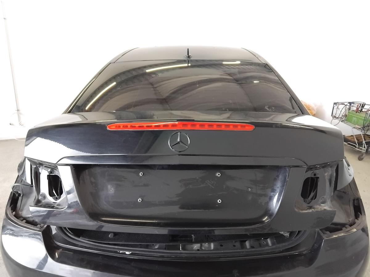 Mercedes E-Klasse Coupe C207 Heckklappe obsidianschwarzmetallic 197 BJ2009 Mercedes E-Klasse Coupe C207 Heckklappe obsidianschwarzmetallic 197 BJ2009