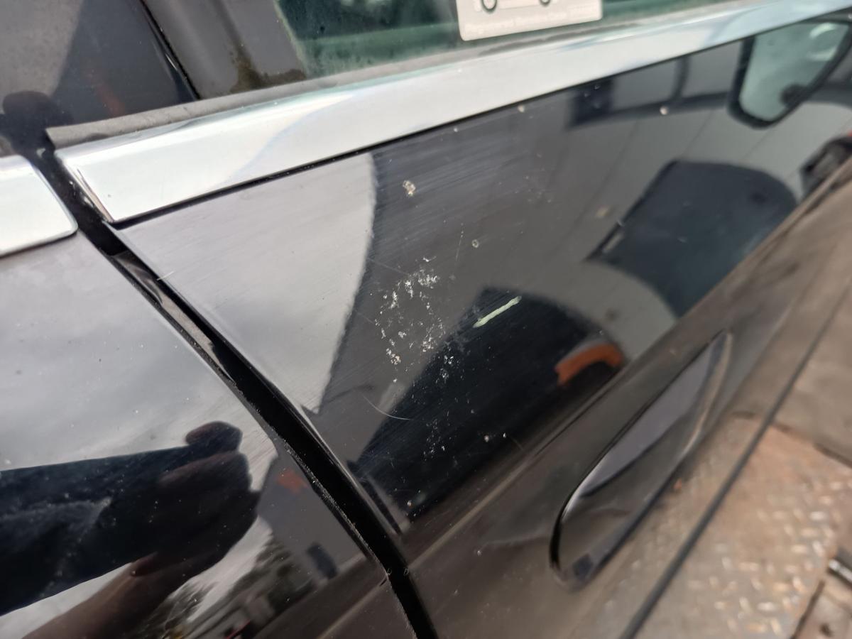Audi A4 B7 original T&uuml;r vorn rechts Beifahrer Y9B Brillantschwarz Bj 2007