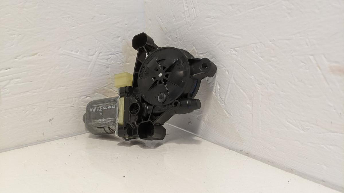 Audi A5 B9 F5 Fensterhebermotor vorn links Hebermotor