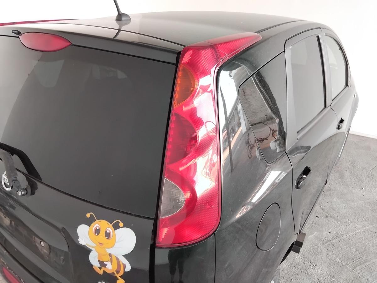 Nissan Note E11 original R&uuml;ckleuchte Heckleuchte rechts mit Blende oben BJ2008