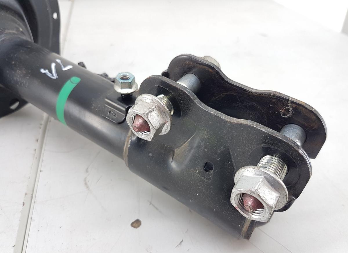 Mitsubishi Eclipse Cross Federbein vorn links Bj2023 54303W080P 2,4 72kw Allrad